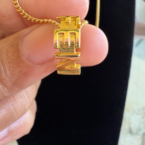 🔥Fendi 2019 Runway Necklace🔥 - Picture 2 of 5